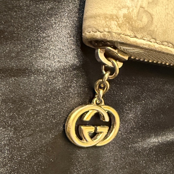 Gucci monogram Wallet Leather Beige GG Wallet &Gold Charm Authentic Gucci wallet - Picture 10 of 16